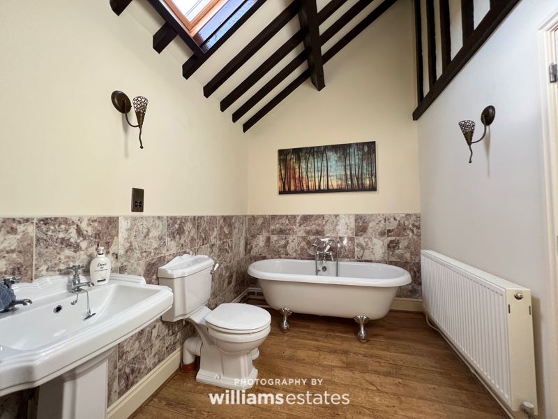 Cottage- Bathroom